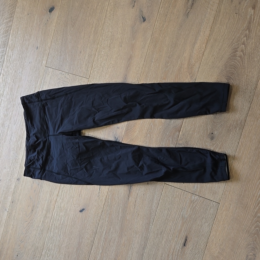 Lululemon Women's sz 6 black leggings